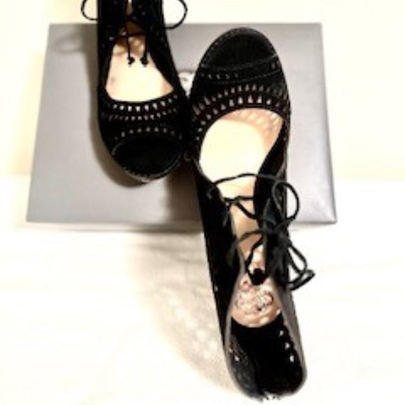 12M Vince Camuto Suede peep toe black shoe bootie - Picture 3 of 13